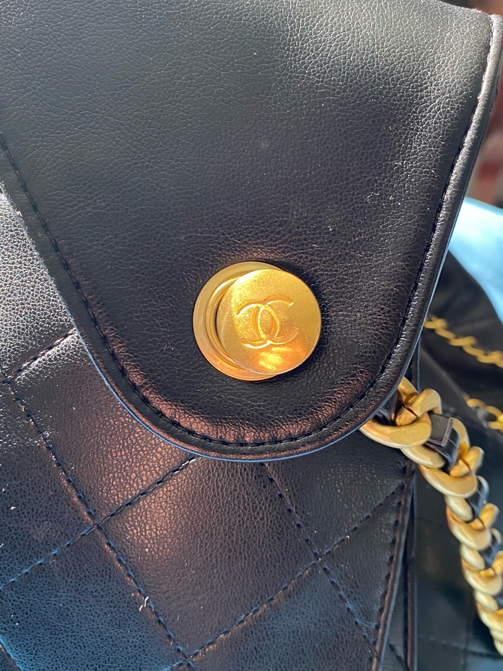 BLACK QUILTED CHAIN SHOULDER BAG - Picture 8 of 17